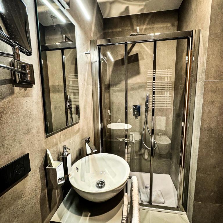 J Maluni City Hotel - Double Room - 1