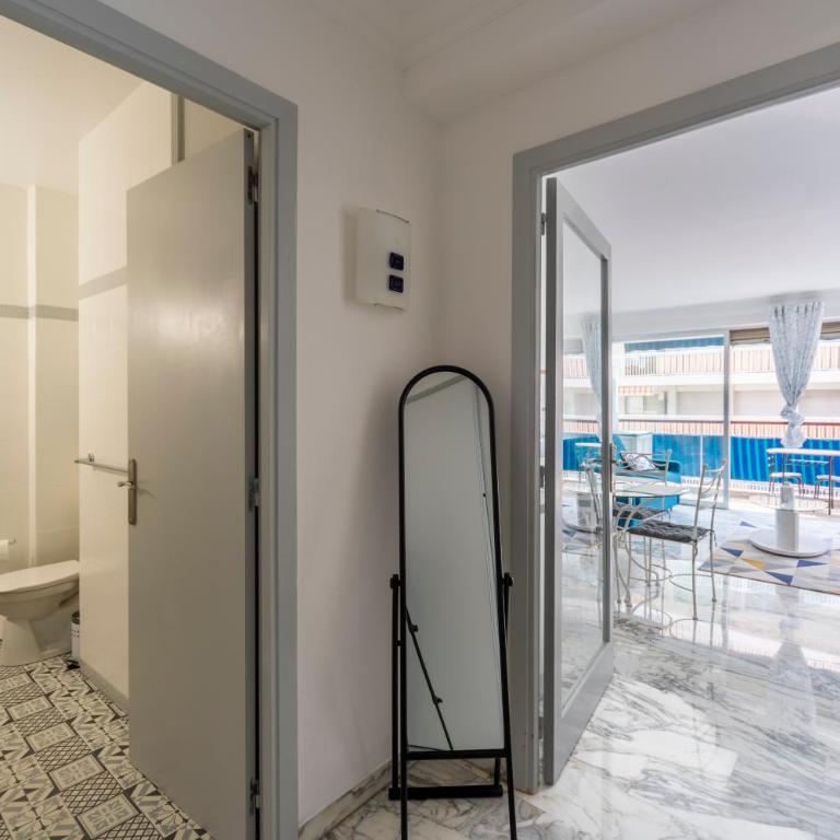 Grand studio centre-ville cannes aperçu mer - Appartement 1 Chambre - 8