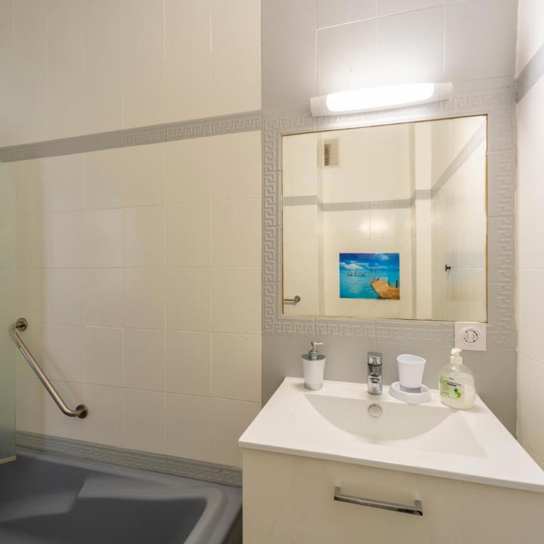 Grand studio centre-ville cannes aperçu mer - Appartement 1 Chambre - 10
