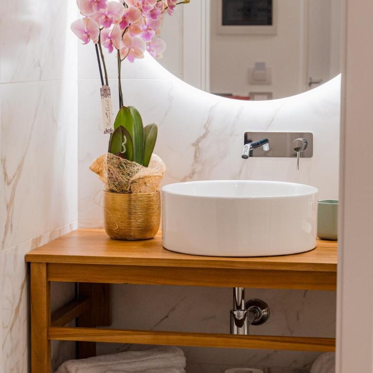 Humboldt Luxury Apartment & Rooms Taormina - Deluxe Queen Room - 9