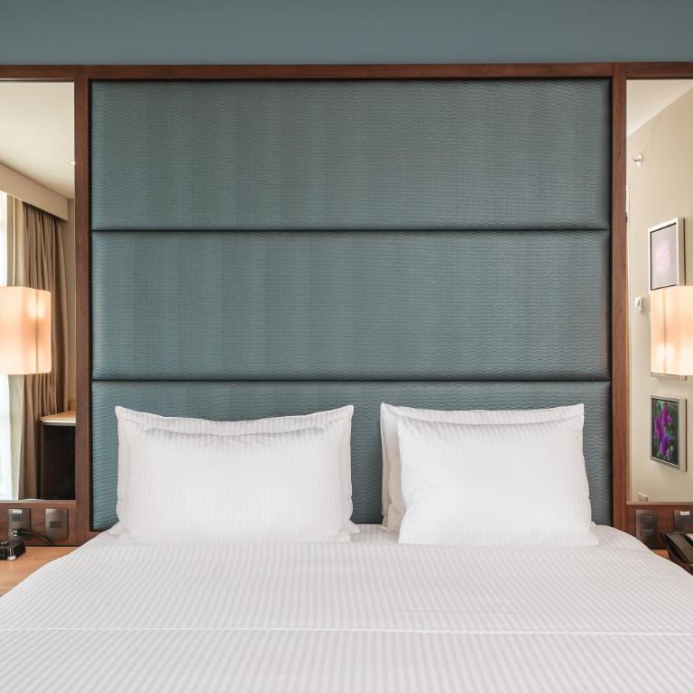 Hilton Garden Inn Bogota Airport - King Room - Hearing Access - 5