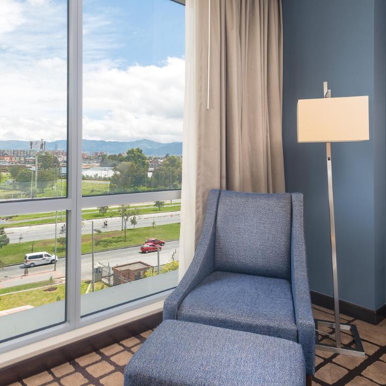 Hilton Garden Inn Bogota Airport - King Room - Hearing Access - 3
