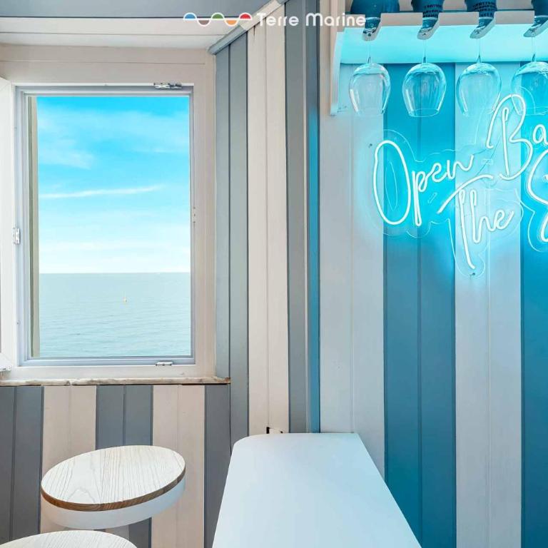 The Sea - One-Bedroom Apartment - 3