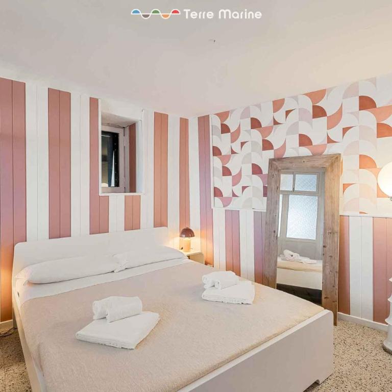 The Sea - One-Bedroom Apartment - 4