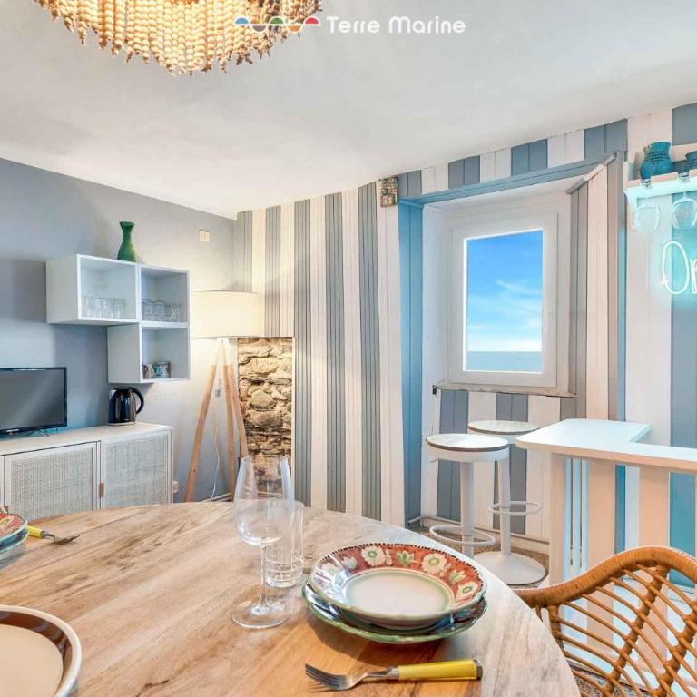The Sea - One-Bedroom Apartment - 9