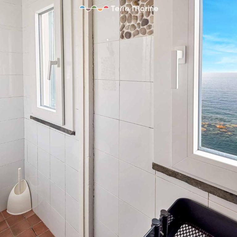 The Sea - One-Bedroom Apartment - 14