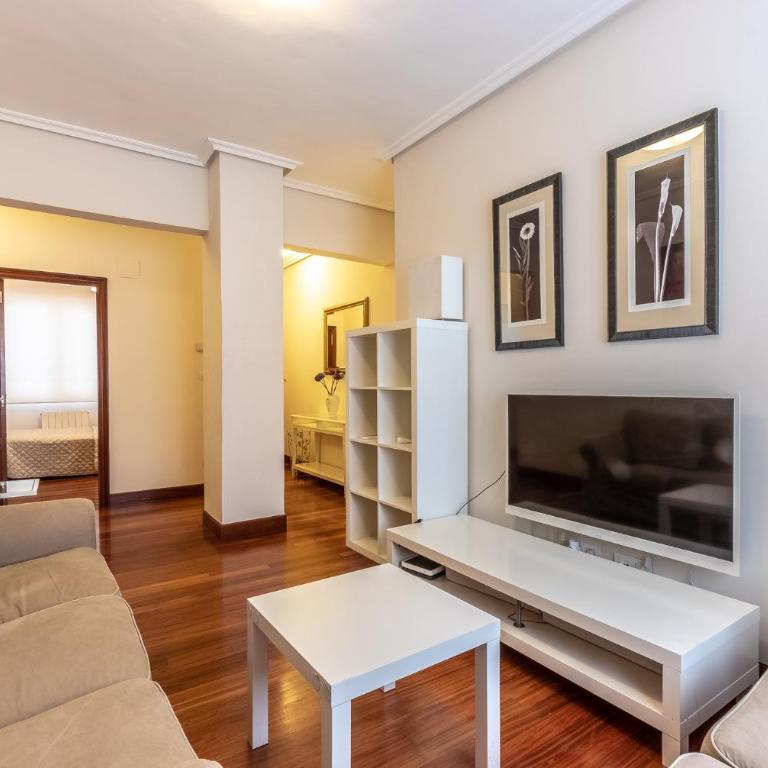 Ria Bilbao Flat - Four-Room Apartment - 1