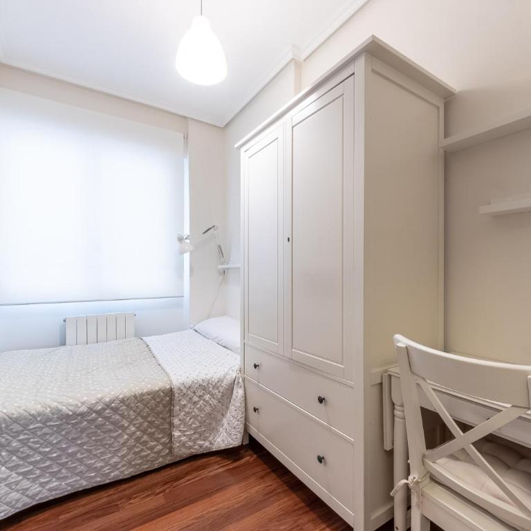 Ria Bilbao Flat - Four-Room Apartment - 12