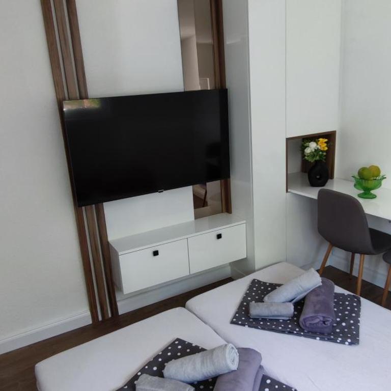 El Higo Apartments - Studio with Garden View - 16