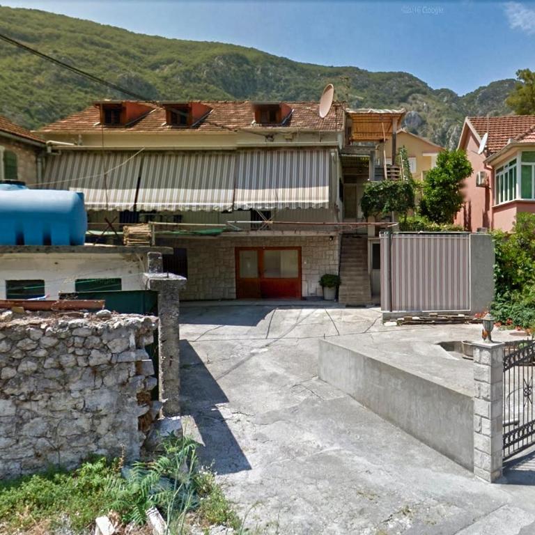 Serene Apartment RILE - One-Bedroom Apartment with Balcony and Mountain View - 12