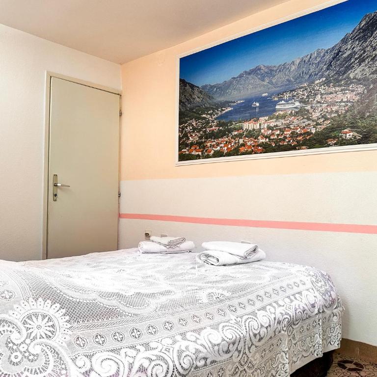 Serene Apartment RILE - One-Bedroom Apartment with Balcony and Mountain View - 7