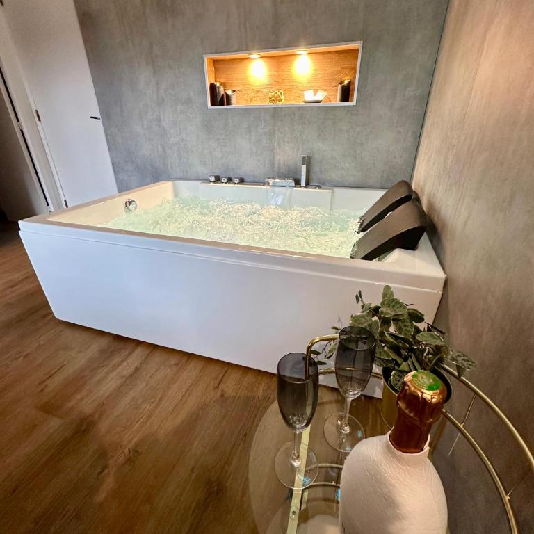 Le Temple - Love Room au coeur des remparts - Appartement 1 Chambre - 6