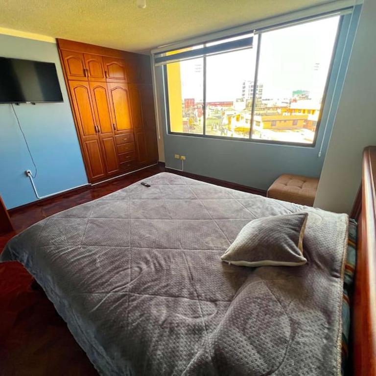 Amplio y Cómodo Departamento - Three-Bedroom Apartment - 11