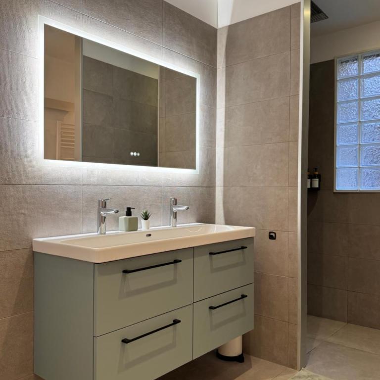 Design Appartment 100sqm close to Palais Beach and Restaurants - Appartement 2 Chambres avec Terrasse - 15