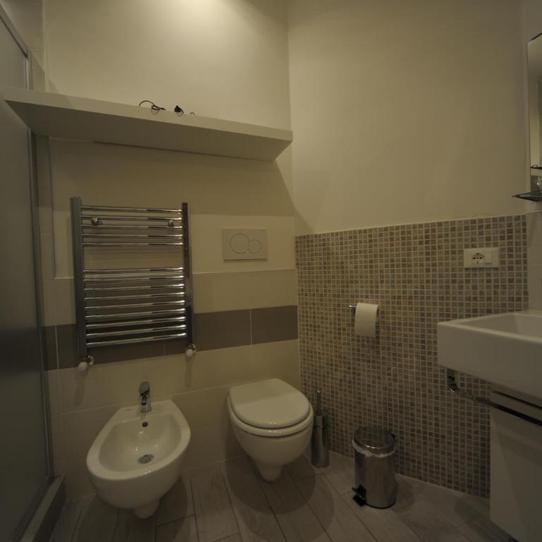 Bbrothershouse - Camera Tripla Comfort con Doccia - 1