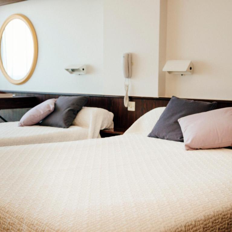 Plage des Pins - Chambre Triple avec Balcon - 1