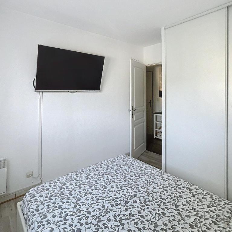 3 pièces paisible Parking et Piscine - Appartement 2 Chambres - 10