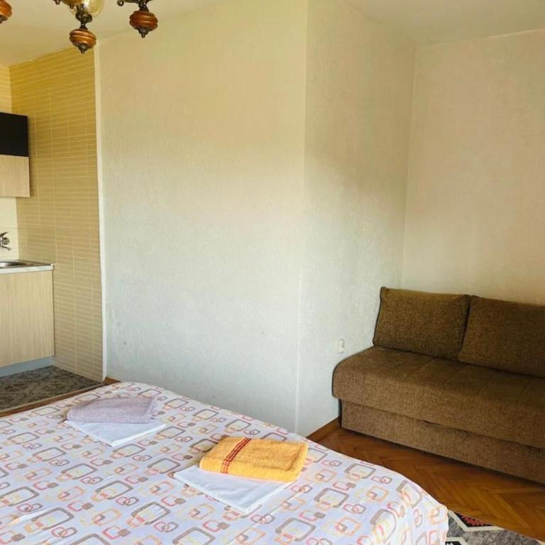 Hana & Uma Apartments - Četvorokrevetna Soba sa Balkonom - 9