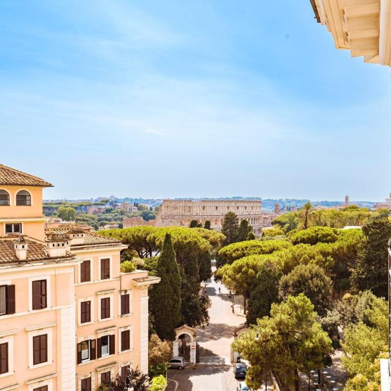 Elysium Suites Colosseo - Deluxe Room with Colosseum View - 3