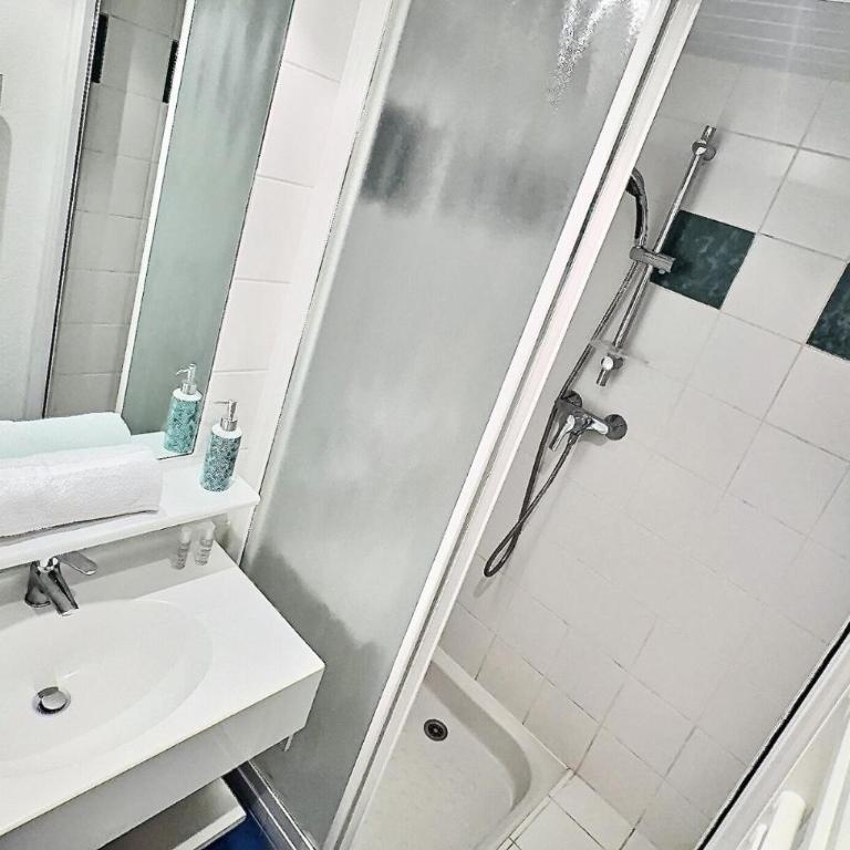 Résidence Les Hauts Lieux - Joli studio 4 personnes à Tignes au pied des commerces et proche des pistes dans le quartier du Rosset. Charmant studio cabine MAE-2137 - Studio - 9