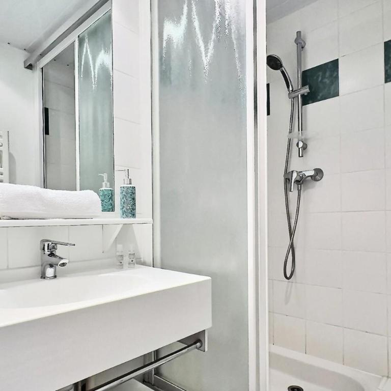 Résidence Les Hauts Lieux - Joli studio 4 personnes à Tignes au pied des commerces et proche des pistes dans le quartier du Rosset. Charmant studio cabine MAE-2137 - Studio - 10