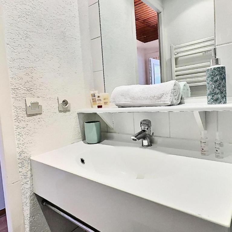 Résidence Les Hauts Lieux - Joli studio 4 personnes à Tignes au pied des commerces et proche des pistes dans le quartier du Rosset. Charmant studio cabine MAE-2137 - Studio - 11