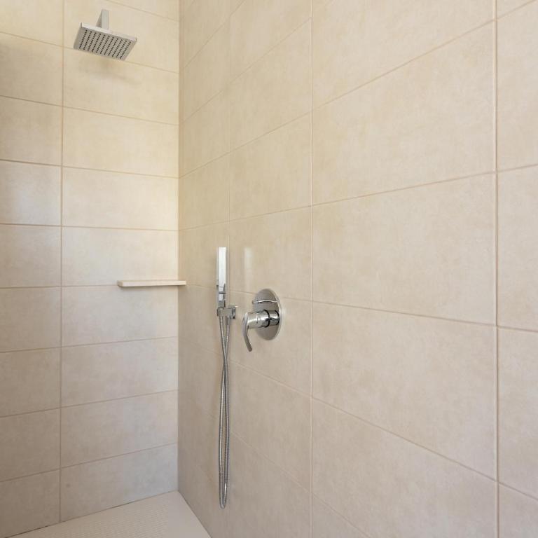 La Mimosa Garden Suite - Parking Available - Apartment with Garden View - 24