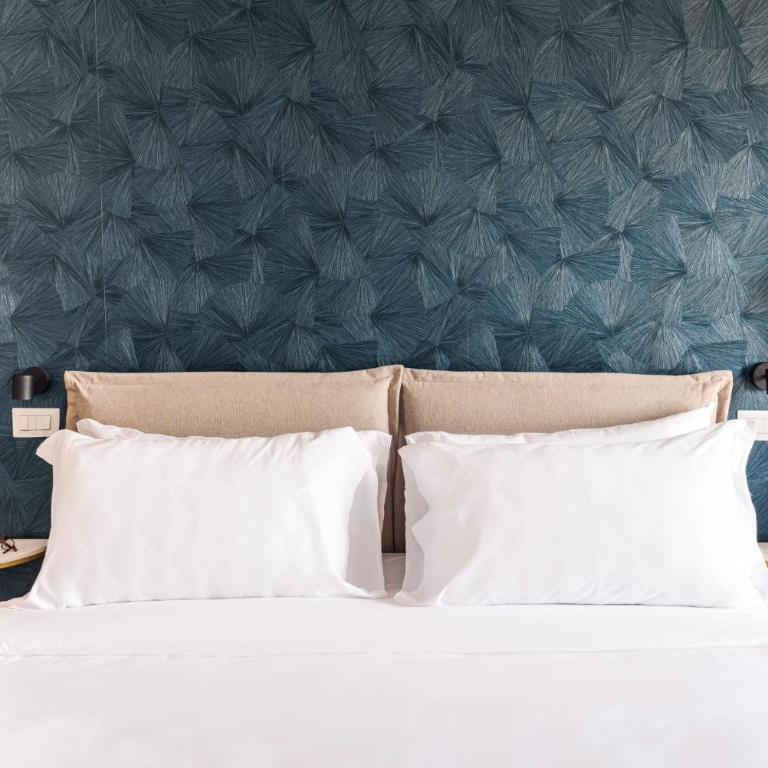 Elysium Suites Colosseo - Deluxe Room with Colosseum View - 9