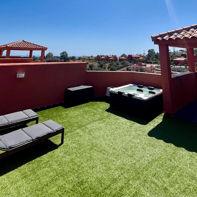 Penthouse Paradise Marbella - Jacuzzi & Sea views! - Two-Bedroom Apartment - 4