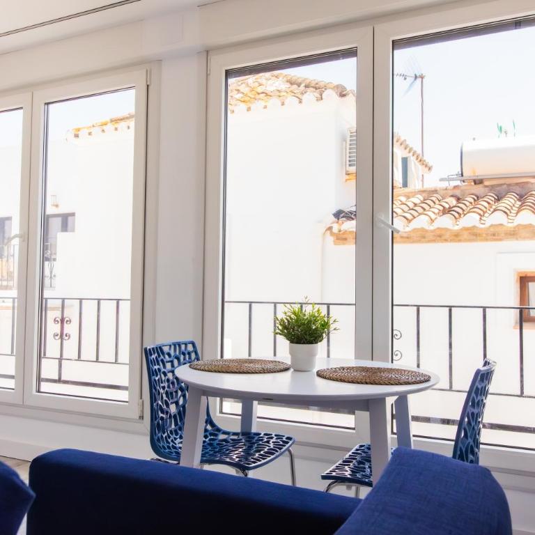Duplex Penthouse by PRINCIPE1 - Deluxe One-Bedroom Apartment with City View - 10