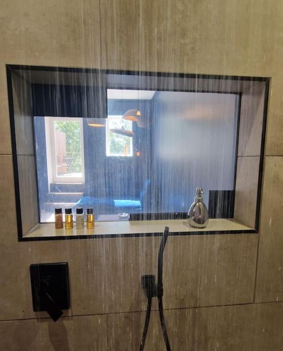 Suite avec jacuzzi & terrasse vue sur l'Orb - Appartamento con 1 Camera da Letto - 5