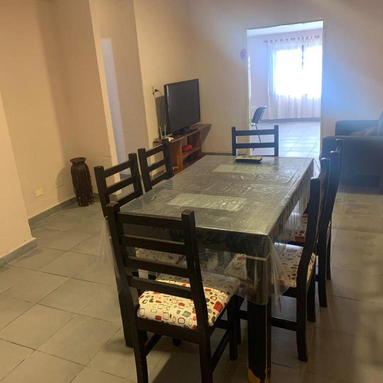 Departamento amplio 5P y cercano a aeropuerto Posadas - Apartamento de 3 dormitorios - 1