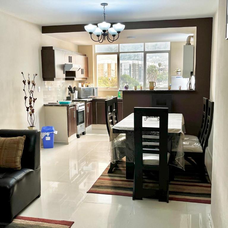 Acojedor Departamento de 3 dormitorios en Zona Norte - Apartamento de 3 dormitorios - 1