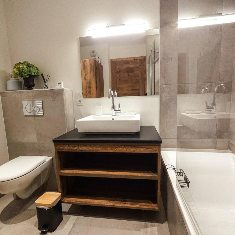 Charmant appart avec terrasse, parking, WIFI - FR-1-452-390 - Appartement 3 Chambres - 2