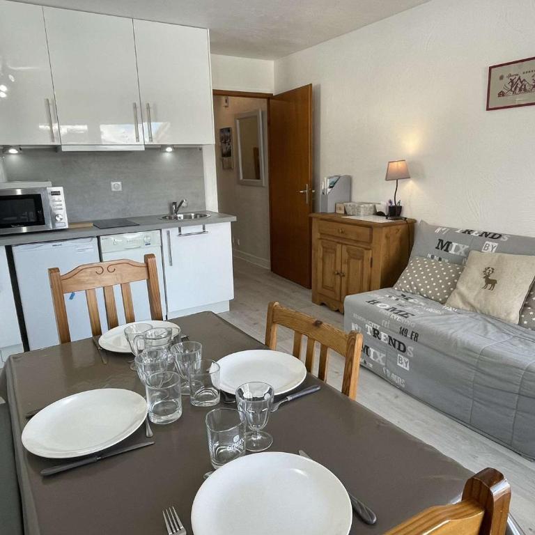 Appartement 2 pièces avec parking, près des pistes - 5 couchages - Appartement 1 Chambre - 2