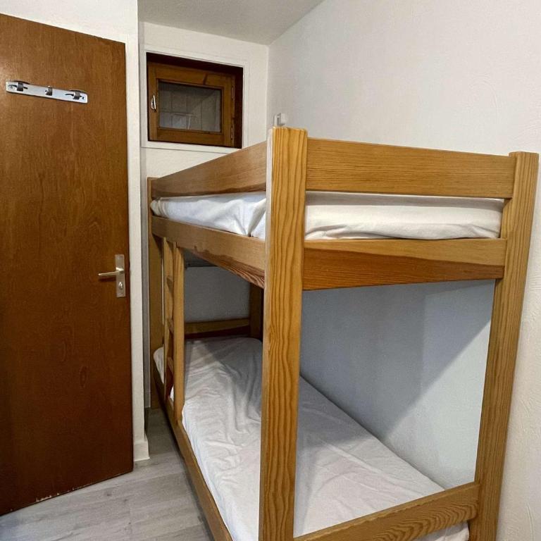 Appartement 2 pièces avec parking, près des pistes - 5 couchages - Appartement 1 Chambre - 13