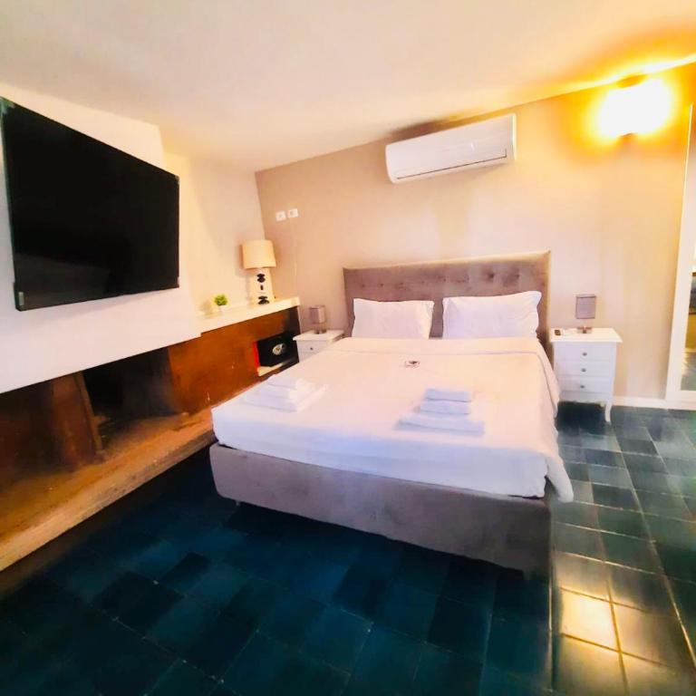 Relais La Fornarina 2 - Camera Familiare con Terrazza - 4