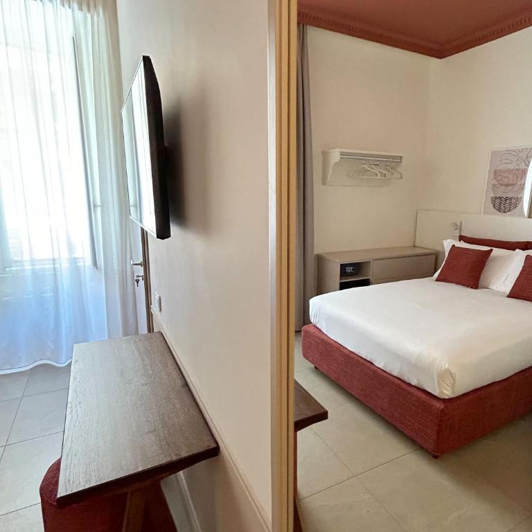 Astom Suites - Doppelzimmer mit eigenem Bad - 1