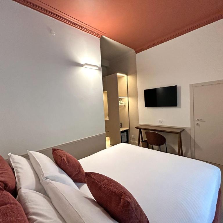 Astom Suites - Doppelzimmer mit eigenem Bad - 2