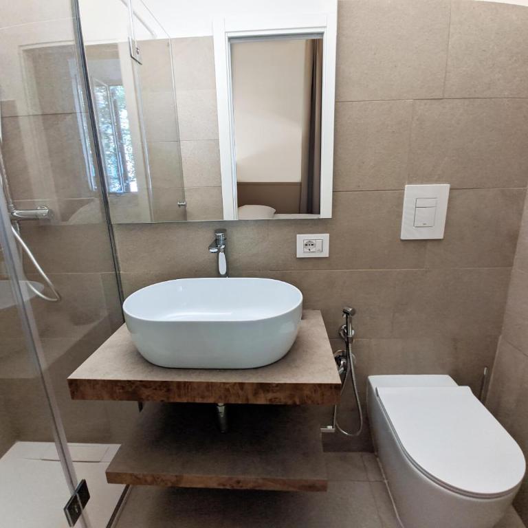 Astom Suites - Doppel-/Zweibettzimmer mit eigenem Bad - 5