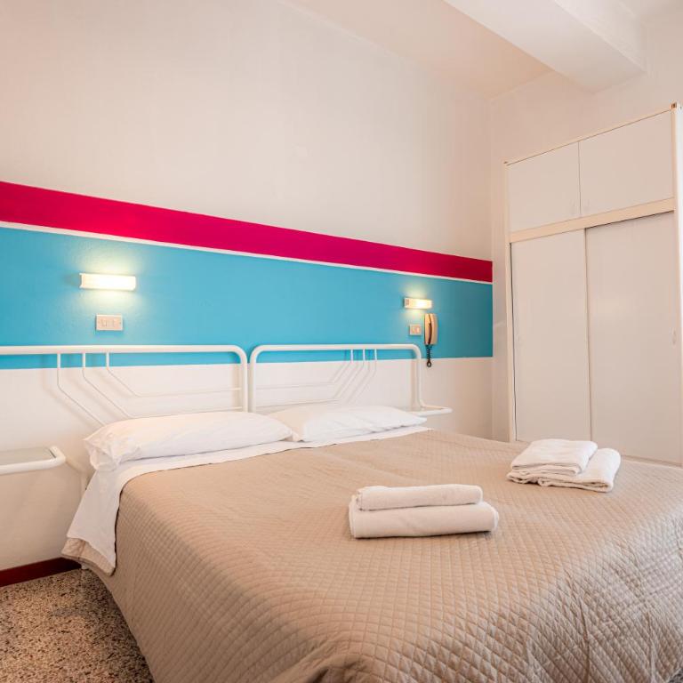Hotel Serafini - Camera Matrimoniale - 1