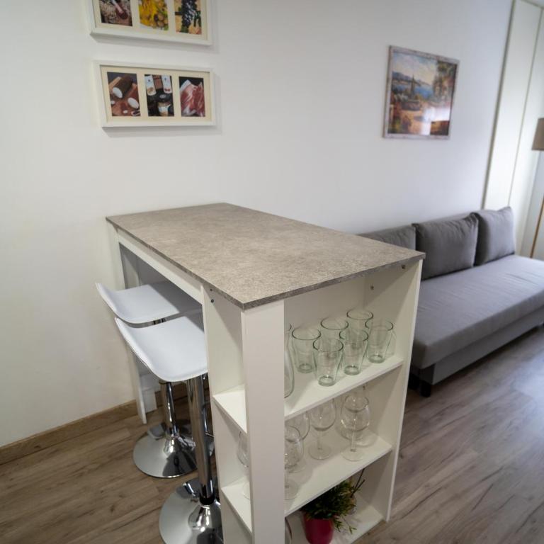 Cómodo piso cerca del Aeropuerto by beBalmy - Apartamento de 1 dormitorio - 4