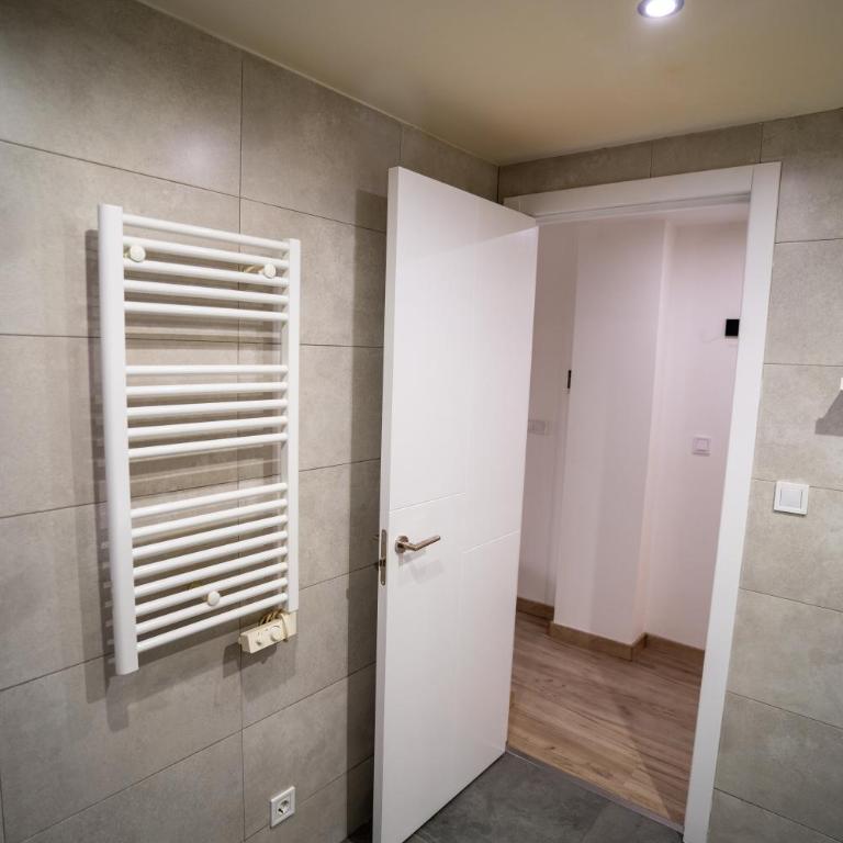 Cómodo piso cerca del Aeropuerto by beBalmy - Apartamento de 1 dormitorio - 24