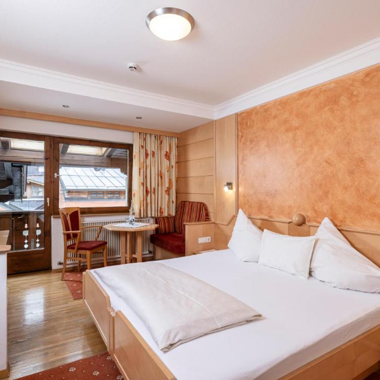 Appart & Hotel Garni Villa Knauer - Einzelzimmer mit Badewanne - 1