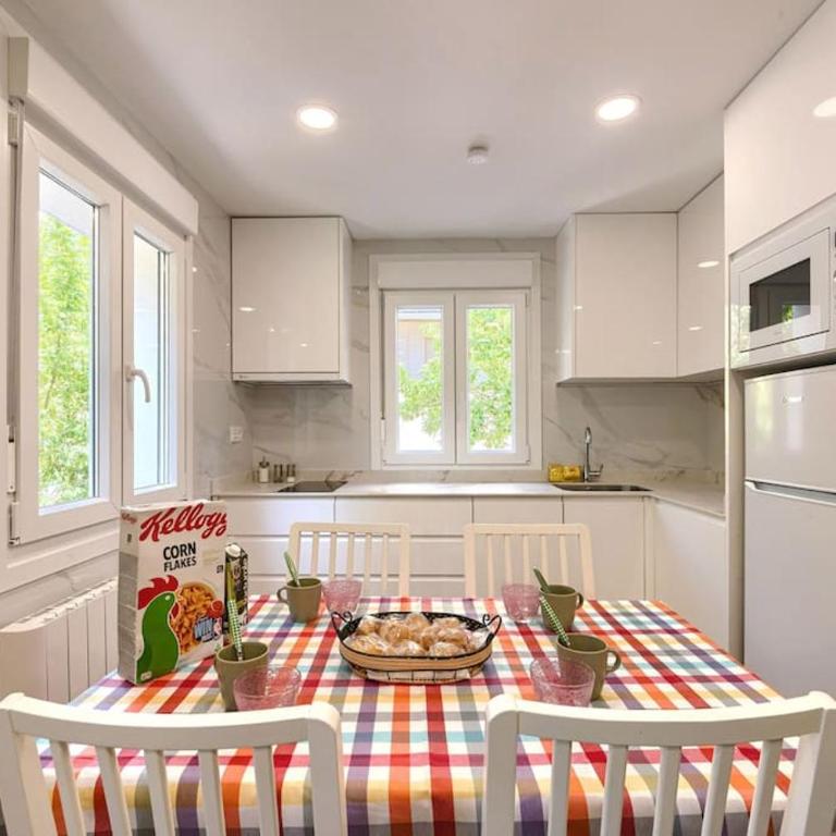 Pintxos Cozy Apartment by NSB - Two-Bedroom Apartment - 2
