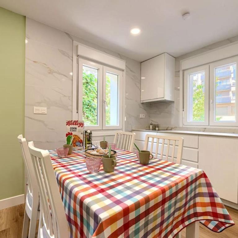 Pintxos Cozy Apartment by NSB - Two-Bedroom Apartment - 6