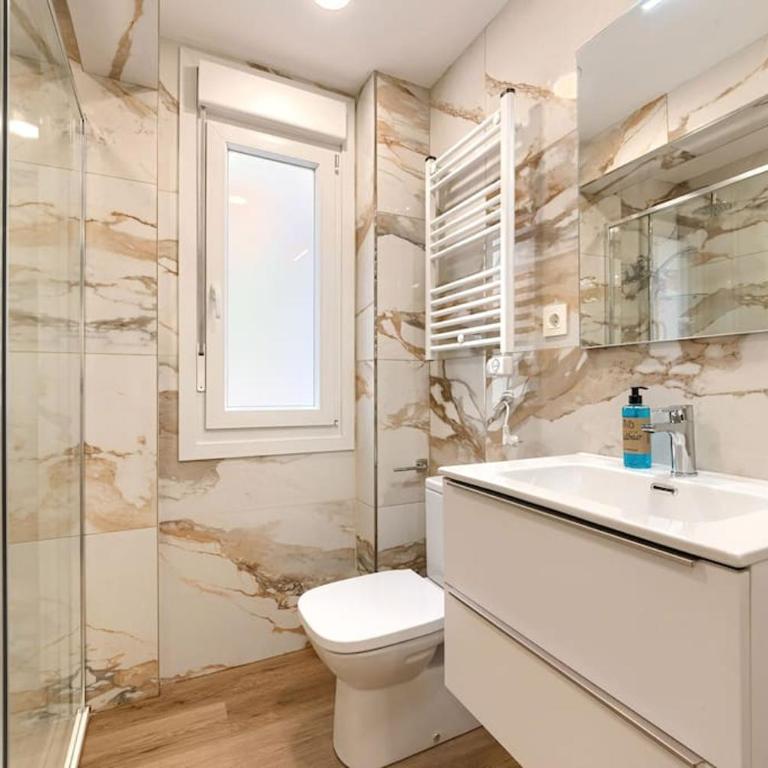 Pintxos Cozy Apartment by NSB - Two-Bedroom Apartment - 13