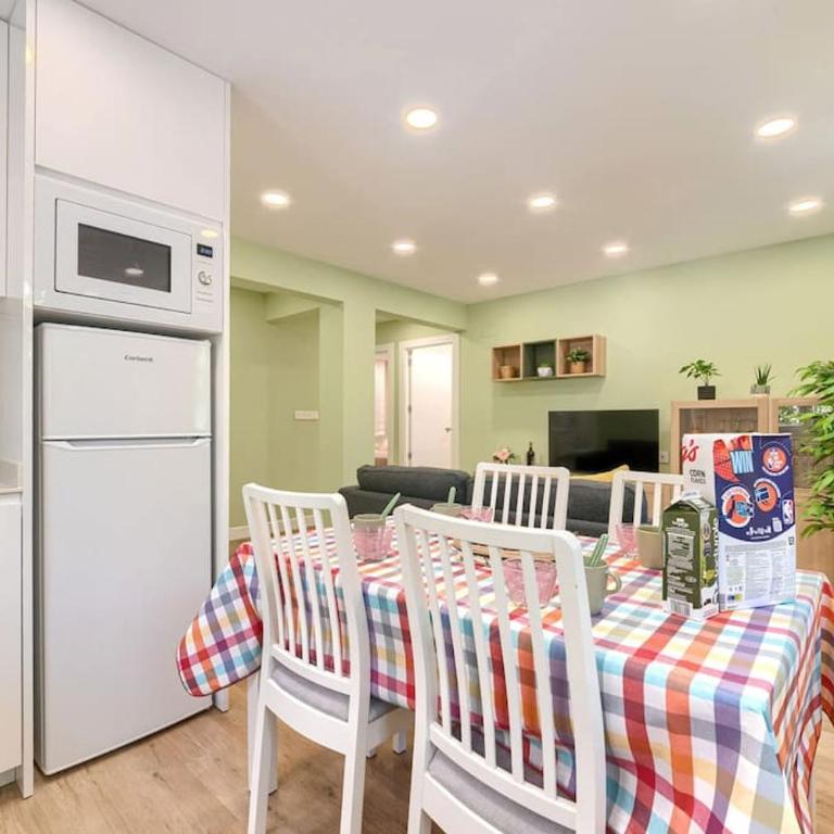 Pintxos Cozy Apartment by NSB - Two-Bedroom Apartment - 17