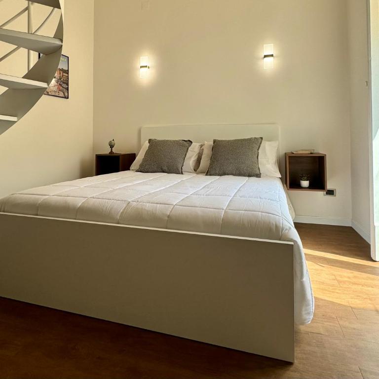 Montesanto Charm Centro Storico - Two-Bedroom Apartment - 8