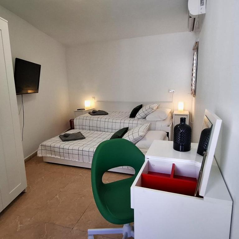 Casa Deim - Apartamento de 2 dormitorios con vistas a la piscina - 12
